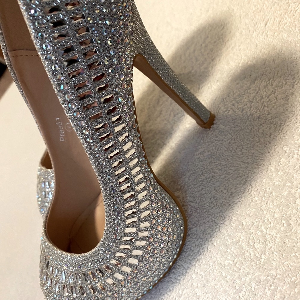 Brand New Sparkling Silver Heels by HERSTYLE - Box 54